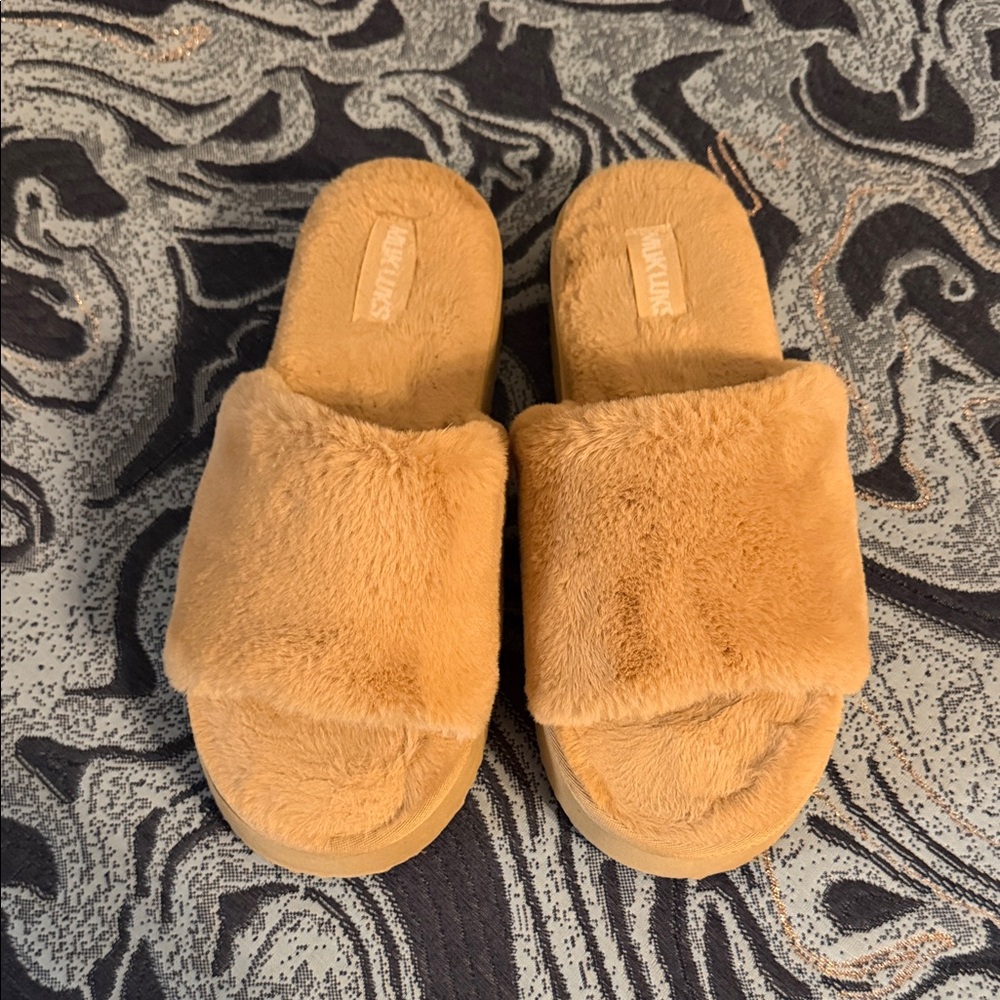 Muk Luk fuzzy platform slippers